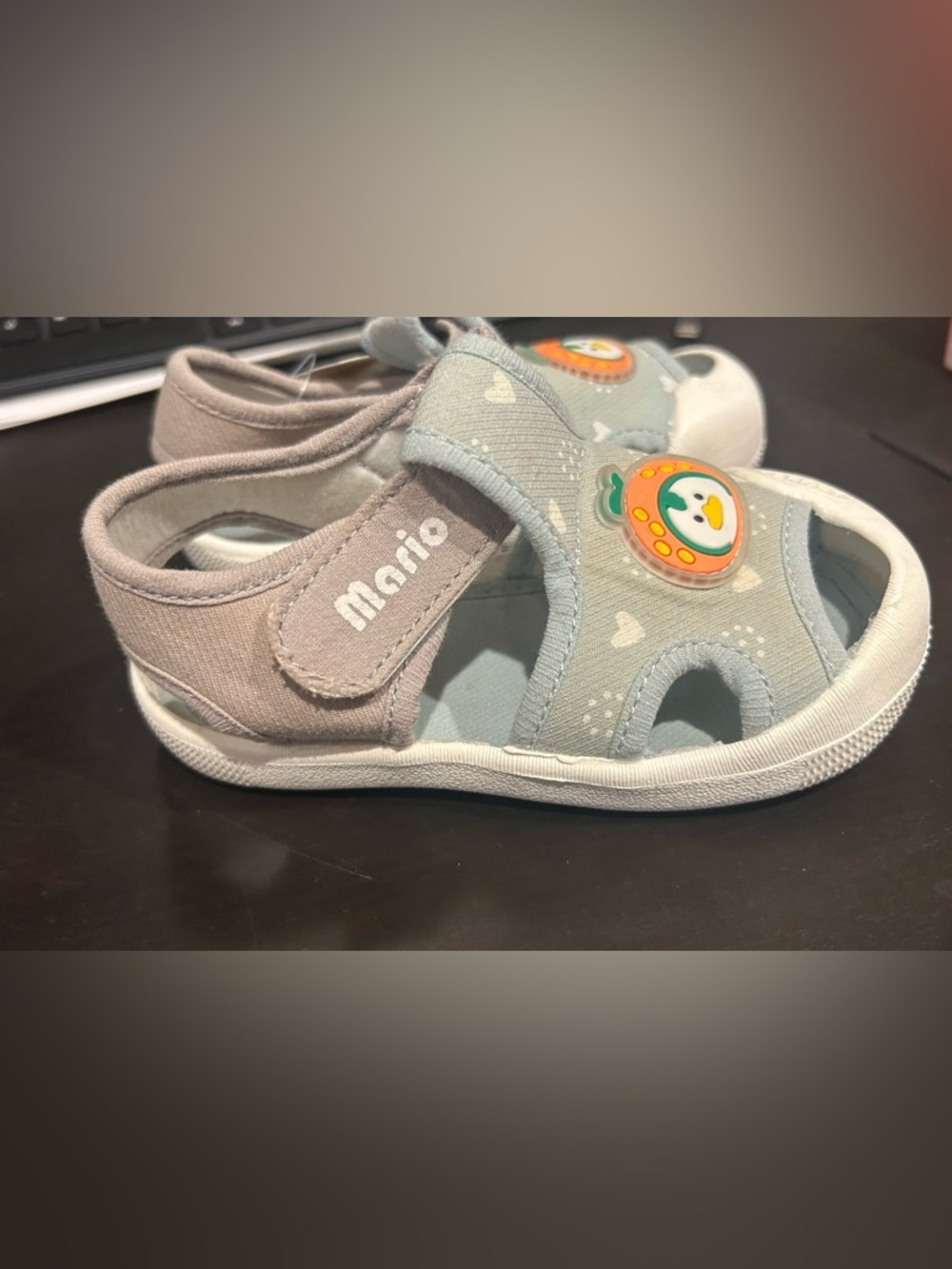 Kids' Light Gray Sandals with Playful Badge
